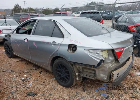 2015 Toyota Camry Le z USA, uszkodzony, nr VIN 4T4BF1FK1FR466402